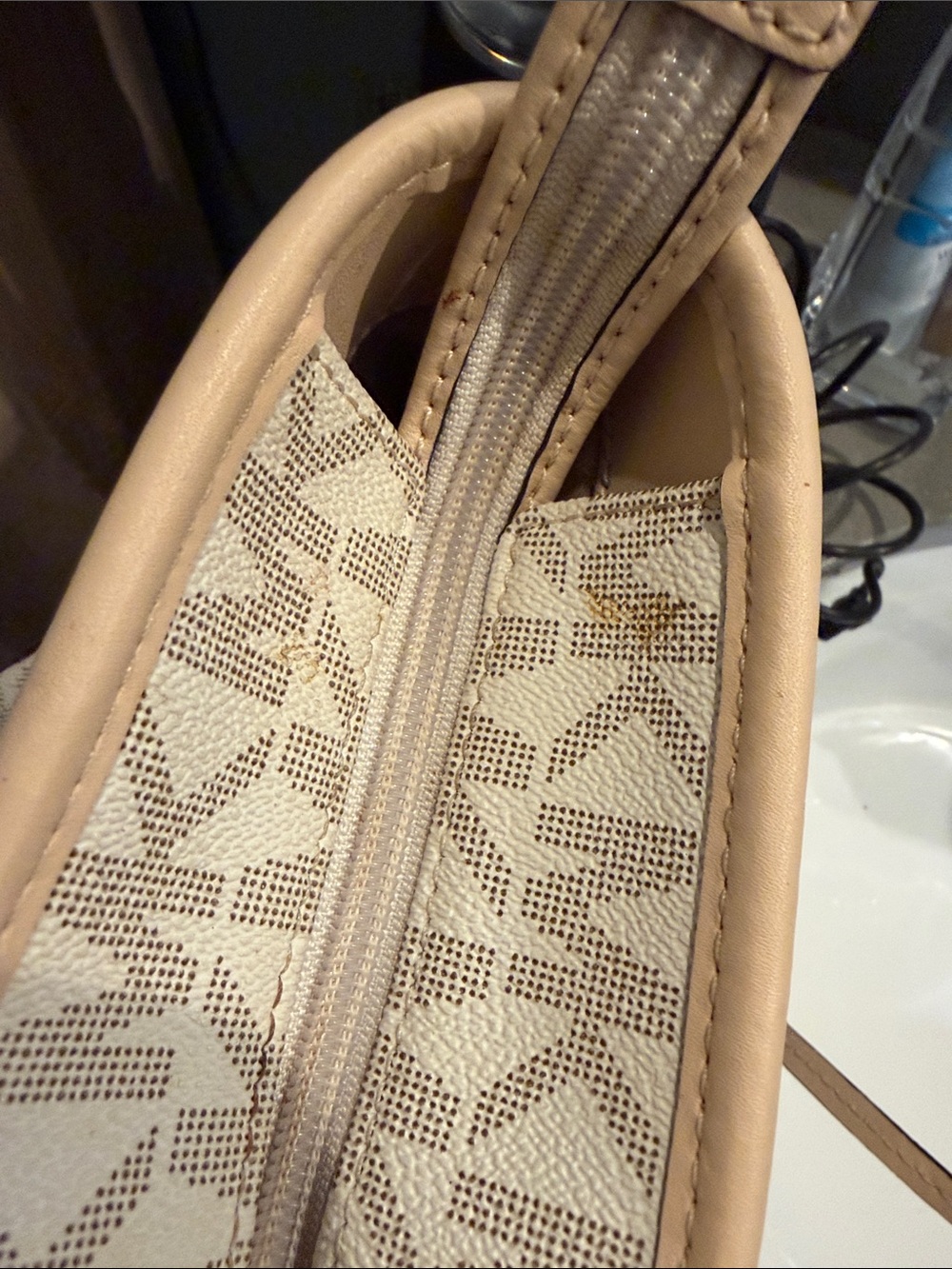 Michael Kors vanilla Jet Set Tote MK Logo with Gold Charm purse bag signature - Picture 5 of 11